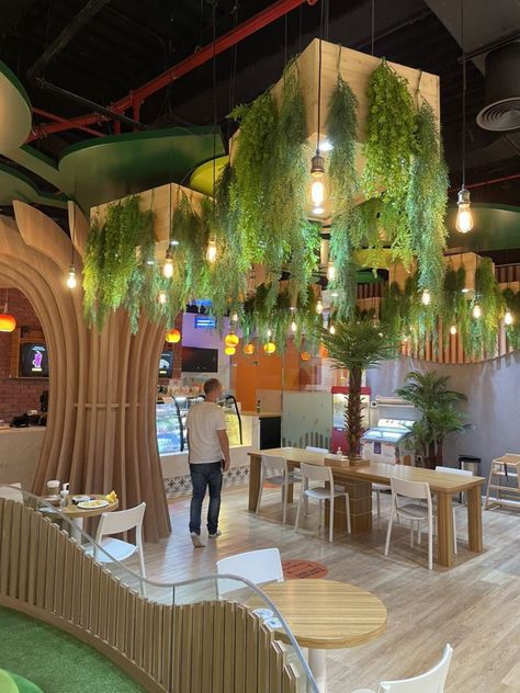 Play Cafe Ideas, Kids Cafe Interior, Play Cafe Business, Restaurant Cafe Design, Inside Playground, Cafe Plants, Kids Play Centre, Indoor Playground Design, Indoor Play Places