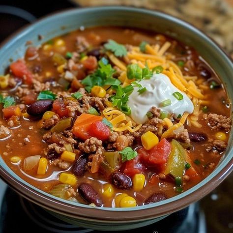 Crockpot Cowboy Soup, Cowboy Soup, Quick Soup Recipes, Quick Soup, Mexican Soup, Green Bell Pepper, Weekday Meals, Soup Dinner, Soup And Stew