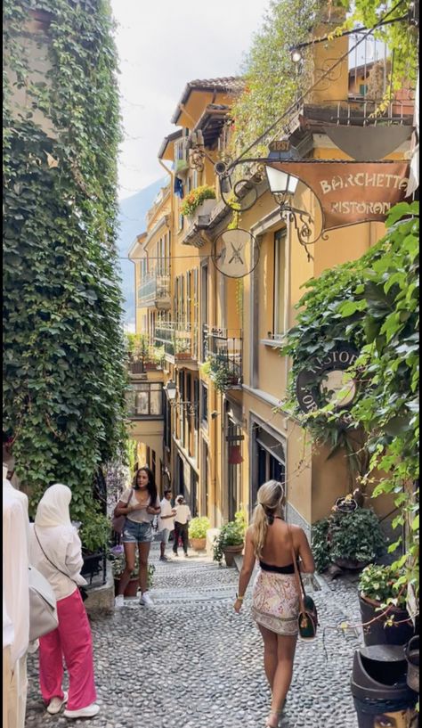 Practical Accessories, Italy Vibes, Italy Pictures, Europe Aesthetic, Italy Summer, Europe Photos, Italy Aesthetic, Europe Summer, Dream Travel Destinations