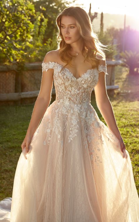 Eddy K, Wedding Dress Champagne, Pretty Wedding Dresses, Cute Wedding Dress, Dream Wedding Ideas Dresses, Wedding Gowns Lace, Tulle Wedding Dress, Wedding Dresses Unique, Wedding Dress Inspiration