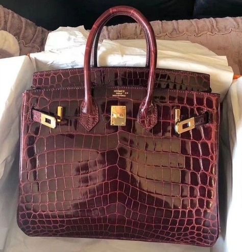 Luxury Bags Collection, Devil Wears Prada, Girly Bags, Fancy Bags, The Perfect Guy, Bags Aesthetic, Pretty Bags, Mode Inspo, Hermes Bags