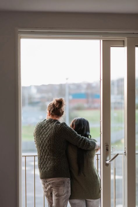 Faceless couple embracing on balcony against city · Free Stock Photo Cute Couple Pics Faceless, Fun Beach Pictures, Faceless Couple, Couple Embracing, Indoor Balcony, Distance Relationships, Couple Picture Poses, Picture Captions, Long Distance Relationship