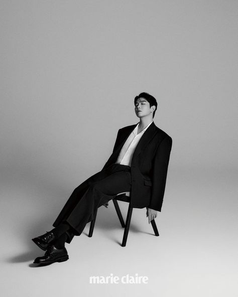 Vogue Poses, Male Portrait Poses, Marie Claire Korea, Men Fashion Photoshoot, Juun J, Photoshoot Video, Male Models Poses, Studio Photography Poses, Portrait Photography Men