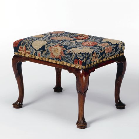 c1715 A GEORGE I NEEDLEWORK COVERED WALNUT STOOL circa 1715 Estimate  40,000 — 60,000  USD  LOT SOLD.	43,000 USD Vintage Ottoman, Couch Fabrics Upholstery, Wooden Stool Designs, Antique Furniture Living Room, Antique Ottoman Bench, Antique Piano Stool, Antique Ottoman Stool, Antique Stools Wood, Walnut Stools