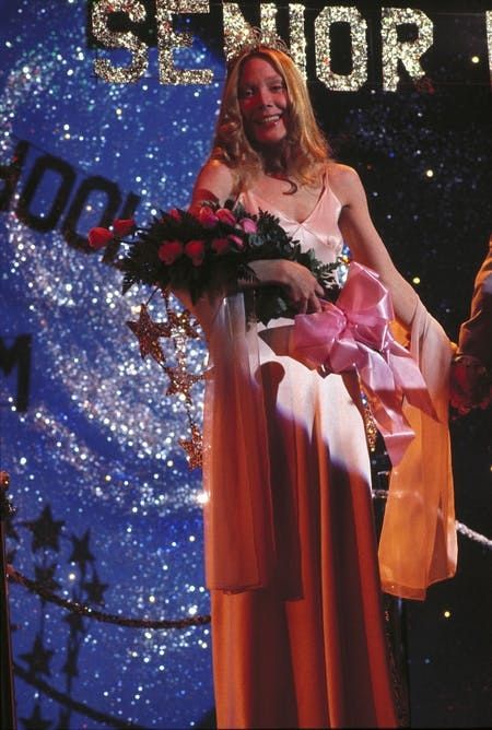 Carrie Prom Dress, Carrie Horror Movie, Carrie Prom, Carrie Movie 1976, Carrie Halloween Costume, Halloween Styling, Carrie Movie, Prom Dress Pattern, Carrie Dress