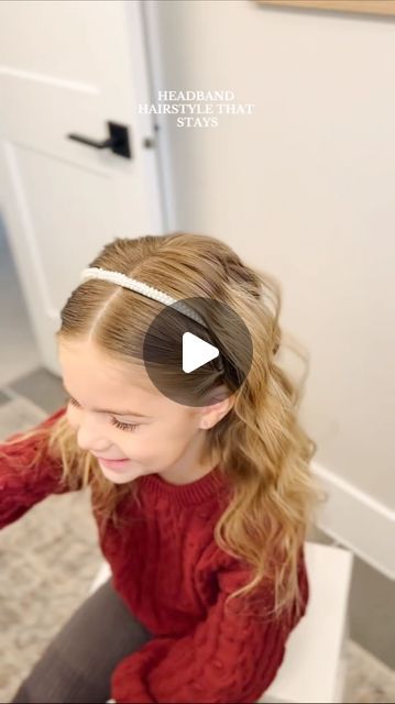 Aynsley Ovard Jorgensen on Instagram: "Does your daughter love headbands?! She’s OBSESSED!🥰 #hairhacks #holidayhair #christmashairstyle #christmas #christmashair #toddlerhair #toddlerhairstyles #hairinspo #viralhair #littlegirlhairstyles #hairideas #toddlerfashion #momanddaughter #hairaccessories" Girls Headband Hairstyles Kids, Kids Hairstyles With Headband, Baby Birthday Hairstyles, Kid Christmas Hairstyles, Kids Headband Hairstyles, Girls Headband Hairstyles, Headband Hairstyles For Kids, Girls Hairstyles With Headband, Hairstyles With Headbands For Kids