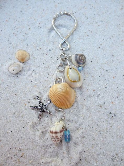 Horse Conch Shell, Precious Metal Clay Jewelry, Art Coquillage, Surf Jewelry, Keychain Ideas, Clay Keychain, Sea Jewelry, Shell Crafts Diy, Metal Clay Jewelry