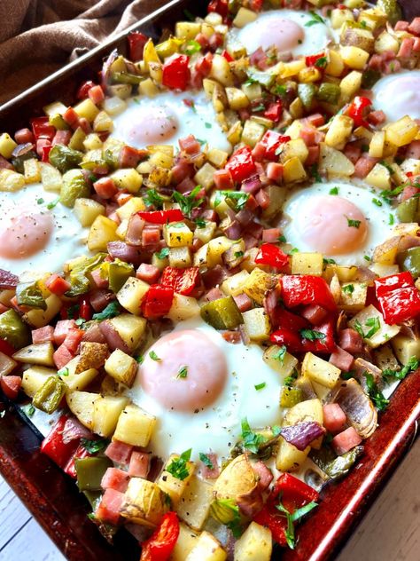 Sheet Pan Ham and Eggs Potato Hash - The Menu Maid Sheet Pan Ham, Ham Hash, Potato And Egg Breakfast, Spring Pasta Salad, Coast Kitchen, Spring Pasta, Bread Sauce, Ham Potato, Scalloped Potatoes Cheesy