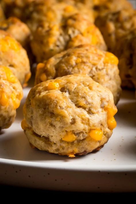 Cheddar Bay Sausage Balls: Tips To Make The Best Recipe 1 Onion Dip Chicken, Cheddar Bay Sausage Balls, Green Onion Dip, Warm Dip Recipes, Red Lobster Biscuit Mix, Baked Sausage, Breakfast Balls, Pancake Sausage, Cream Cheese Sausage Balls