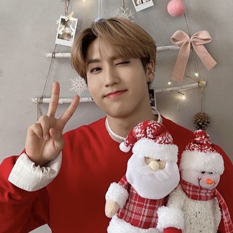 lq han jisung icon skz stray kids Kpop Christmas Icons Stray Kids, Straykids Christmas Icons, Han From Stray Kids, Stray Kids Christmas, Han Jisung Icon, Icons Christmas, Kitchen Christmas Gifts, Holiday Icon, Christmas Icons