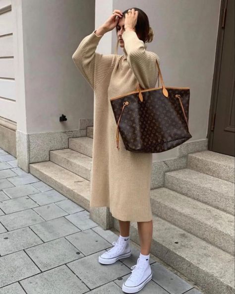 Lv Neverfull Outfit, Neverfull Outfit, Louis Vuitton Neverfull Outfit, Neverfull Louis Vuitton, Tote Bag Outfit, Louis Vuitton Outfit, Winter Lookbook, Knitted Dress, Blouse Outfit