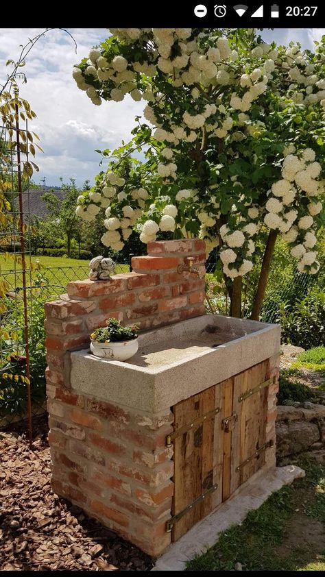 Garden Sink, Outdoor Sinks, Funky Junk, Diy Farmhouse, Garden Cottage, Rustic Gardens, Backyards, Projects Diy, Backyard Landscaping Designs