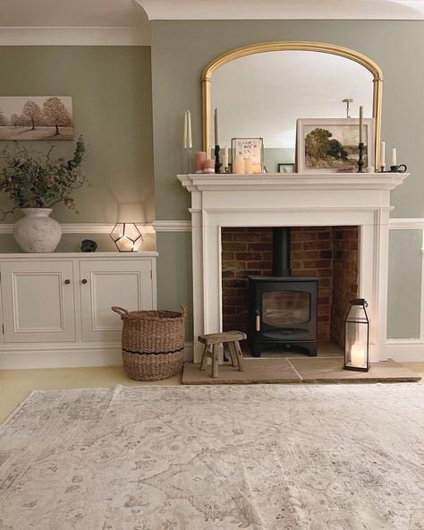 Log Burner Living Room, Lounge Room Styling, White Mantel, Mantel Decor Ideas, White Fireplace, Living Room Decor Fireplace, Bedroom Fireplace, Cosy Living Room, Mantel Decor