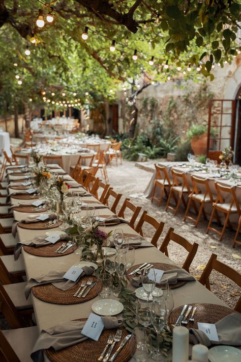 Villa Wedding Decor, Villa Wedding Venues, Catalina Wedding, Courtyard Wedding, Unique Destination Wedding, Barcelona Wedding, Wedding Spain, Spanish Wedding, Tuscan Wedding