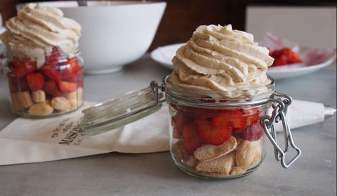 Banana Whipped Cream with Strawberries and Biscuits Banana Whipped Cream, Homemade Pound Cake, Mason Jar Desserts, Recipes With Whipping Cream, Quick Treats, Dessert In A Jar, Tasty Kitchen, Recipe Community, Banana Recipes