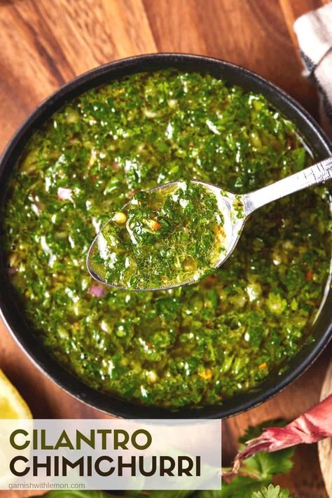 Authentic Chimichurri Recipe, Chimichurri Recipes, Poulet General Tao, Cilantro Chimichurri, Chimichurri Sauce Recipe, Chimichurri Recipe, Cilantro Sauce, Chimichurri Sauce, Green Sauce