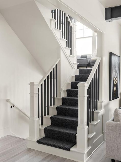 Black And White Stairs, Black Staircase, Interior Stair Railing, White Staircase, Staircase Landing, Black Stairs, Painted Staircases, White Stairs, Staircase Remodel