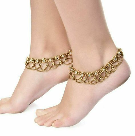 Indian Traditional Womens Metal Gold Antique Kundan Payal Anklets Set This product data sheet is originally written in English. DESCRIPTION:  Indian Traditional Womens Metal Gold Antique Kundan Payal Anklets Set DESCRIPTION Beautiful gold plated kundan studded anklets Adjustable length suitable for most feet A mere look will be enough for you to fall in love with these pretty anklets from shining diva. Made from high quality handpicked kundan, these anklets are durable and have an excellent finish. Beautifully designed, these anklets will go well with any of your ethnic attire Skin friendly - nickel free and lead free as per international standards. Anti-allergic and safe for skin Country of Origin: India PAYMENT POLICY Payment should be cleared within 3 (three) days of sale and we prefer Antique Anklets, Pretty Anklets, Kundan Payal, Anklets Indian, Indian Accessories, Indian Traditional, Anklet Jewelry, Product Packaging, Three Days