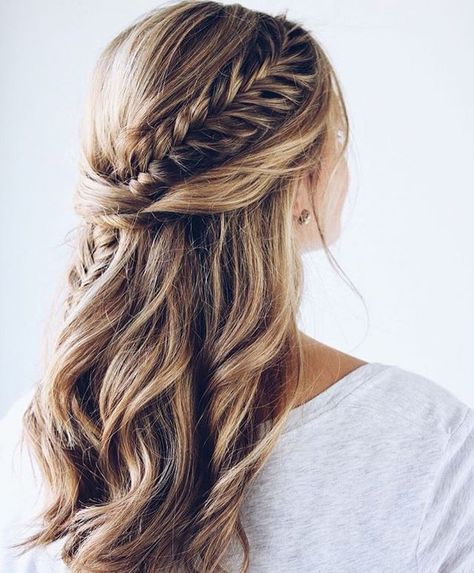 Plaited Bridal Hair Half Up Half Down | wedding hair | wedding hair ideas #weddinghair #bridestyle #bridalbraids Bridal Hair Half Up Half Down, Bridal Hair Half Up, Fishtail Hairstyles, Fishtail Braid Hairstyles, Fishtail Braids, Open Hairstyles, Fishtail Braid, Penteado Cabelo Curto, Half Up Hair