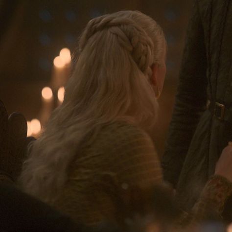 Helaena Targaryen Hairstyle, Helaena Targaryen Hair, Helena Targaryen Aesthetic, Helaena Targaryen Aesthetic, Helena Targaryen, Army Dreamers, Phia Saban, Targaryen Hair, Dragon Hair