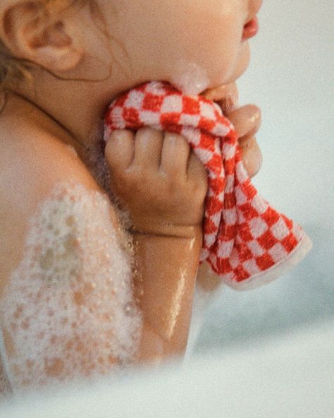 BAINA's new line of Baby Towelling celebrates those special moments of bonding and bathing with your little one. In-store and online from today, the BAINA Baby Towelling set includes:⁠ ⁠ ❤️ A Brunner Baby Towel (a super-soft + absorbent hooded baby towel)⁠ ❤️ Plus 2 x Oberon Baby Washcloths⁠ ❤️ Packaged in a BAINA branded cotton bag - the perfect gift for a new parent.⁠ ⁠ All in soft, natural 100% organic cotton - beautifully-considered for bub's sensitive skin.⁠ ⁠ (Link in bio) Baby Washcloth, Hooded Baby Towel, Cotton Ribbon, Wash Cloths, Wash Cloth, Baby Towel, The Ritual, Organic Cotton Baby, Soft Natural