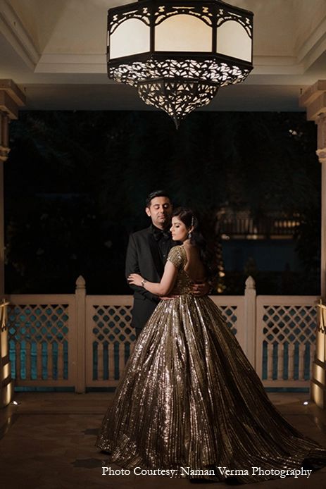 Couple Wedding Photoshoot Poses Romantic, Fine Art Couple Portraits, Couple Pose For Reception, Indian Couple Reception Photoshoot, Sangeet Night Couple Pose, Couple Potrait Pic, Indian Wedding Couple Shoot, Wedding Reception Portraits, Indian Reception Couple Outfit