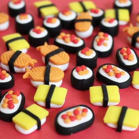 Miniature Clay Sushi. Handmade from Polymer Clay by The Clay Kiosk on Etsy. Sushi Clay Art, Diy Clay Food, Clay Crafts Food, Clay Ideas Food, Clay Food Ideas, Sushi Clay, Sculpey Clay Ideas, Polymer Clay Sushi, Clay Sushi