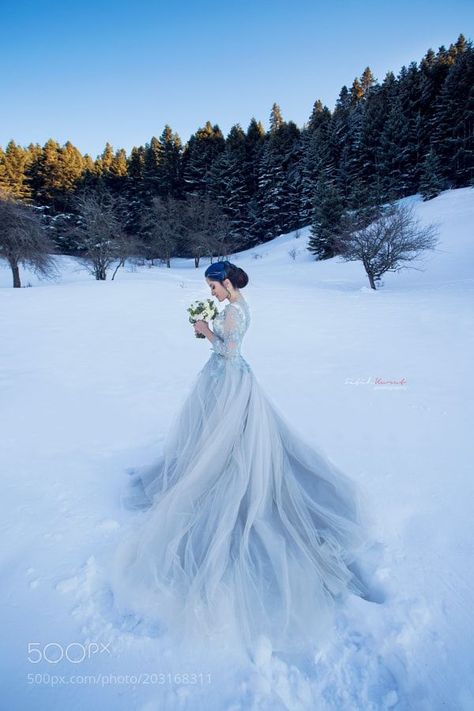 Elaborate Dresses, Snow Bride, Wedding Snow, Ski Wedding, Winter Wedding Gowns, Blue Winter Wedding, Snowy Wedding, Snow Photoshoot, Winter Wedding Photos