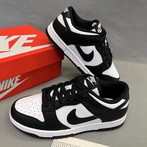 Panda Shoes, Trendy Shoes Sneakers, Pretty Shoes Sneakers, Shoe Wishlist, Shoes Sneakers Nike, Baskets Nike, Shoes Teen, Cute Nike Shoes