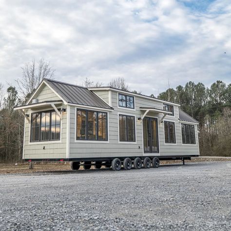 Tiny Home Addition, Camper House Tiny Homes, Tiny Home Bunk Beds, Tiny Home Plans 2 Bedroom, Tiny Home Barndominium, Tiny House Inspiration Interiors, Retirement Home Design, Mini Houses Tiny Homes, Tiny Farmhouse Plans