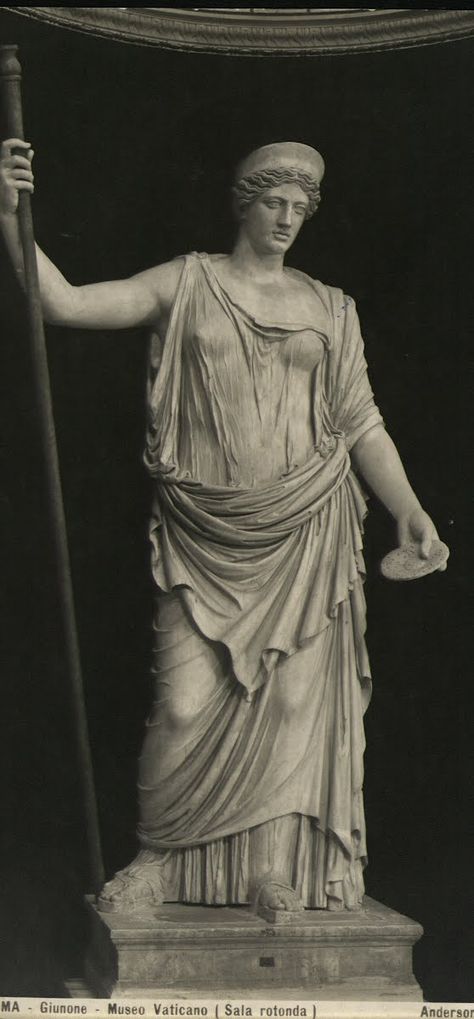 Hera Statue Aesthetic, Hera Goddess Wallpaper, Juno Goddess Aesthetic, Juno Aesthetic Goddess, Hera Aesthetic Greek Mythology, Hera Goddess Aesthetic, Hera Painting, Hera Statue, Hera Aesthetic