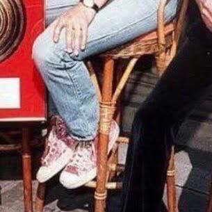 Roger Taylor Pink Converse, Sparkly Converse, Borhap Cast, Roger Taylor Queen, Queen Images, Taylor Outfits, Ben Hardy, Pink Converse, Roger Taylor