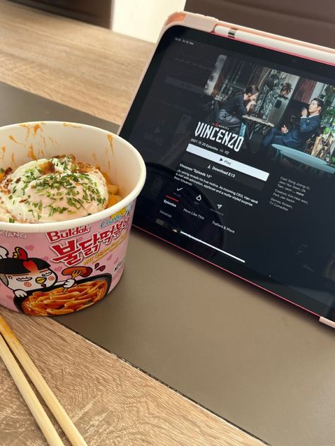 Kdrama time watching netflix eating ramen vincenzo korean drama buldak carbonara ramen Essen, Korean Snacks, Movie Snacks, K Food, Happy Cooking, Korean Aesthetic, Comedy Tv, Food Obsession, Korean Food