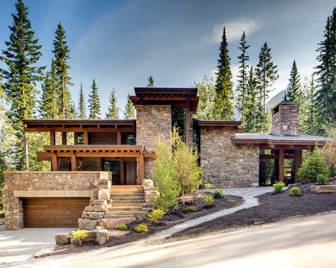 modern-mountain-retreat-mckinley-burkart-15-1-kindesign Hillside House, Modern Mountain Home, Wood House, Mountain Modern, Modern Mountain, Mountain Homes, Mountain House, Stone House, Futuristic Architecture