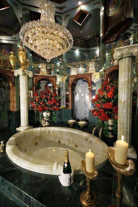 Wow بيوت ملكية, Fancy Bathroom, Jacuzzi Tub, Dream Bathrooms, House Goals, Dream Rooms, Dream House Decor, Beautiful Bathrooms, Dream Home Design