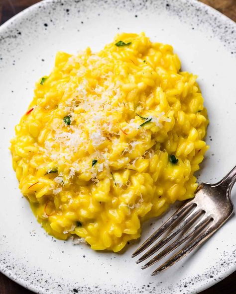 Essen, Milanese Recipe, Parmesan Butter, Sip And Feast, Risotto Milanese, Risotto Alla Milanese, Saffron Recipes, Osso Buco, Bistro Food