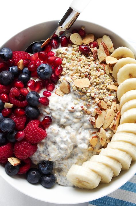 Vanilla Overnight Oat Breakfast Bowl with Fruit — coffee & crayons Vanilla Overnight Oats, Oat Breakfast, Oats Overnight, Breakfast Oats Overnight, Overnight Oat, Oats Breakfast, Makanan Diet, Breakfast Bowl, Overnight Oats Recipe