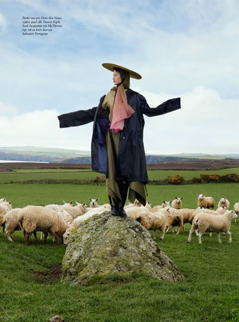 Farm Fashion, Inspiration Photoshoot, Mode Editorials, The Simple Life, Fashion Photography Inspiration, Photoshoot Concept, Trik Fotografi, Foto Art, Outdoor Fashion