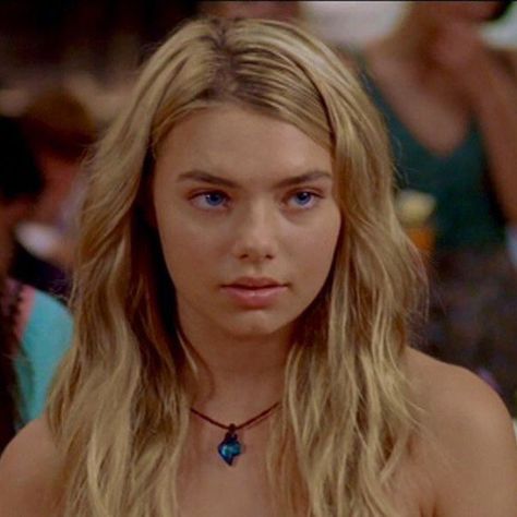 bella hartley icons Bella Hartley, Website Clothing, H2o Just Add Water, Indiana Evans, H2o Mermaids, Hairstyles Wavy, Mako Mermaids, Skincare Natural, Mermaid Aesthetic