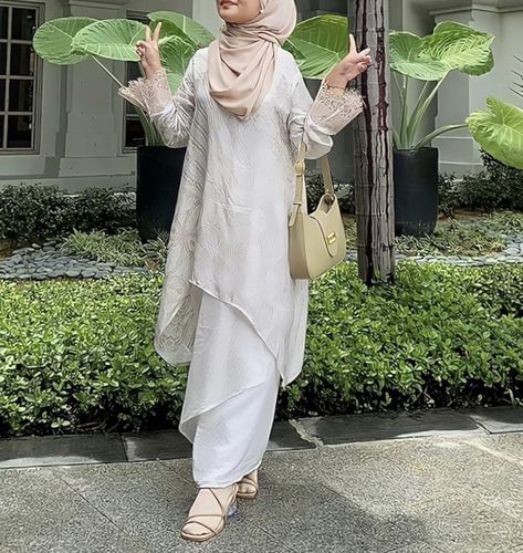 Outfit Ideas Muslim, Lebaran Outfit, Ootd Lebaran, Dress Lebaran, Kondangan Outfit, Muslim Outfit, Elegant Outfit Classy, Muslim Outfits Casual, Hijab Style Casual