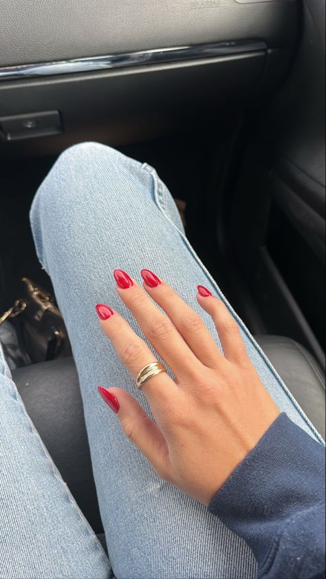 Red Nails With Outfit, Kendall Jenner Nails 2024, Kendall Jenner Red Nails, Red Nails With Black Dress, Kendall Jenner Nails, L Nails, Bright Red Nails, April Nails, La Nails