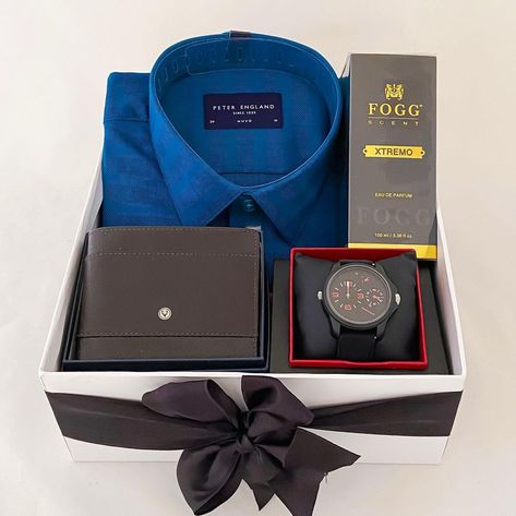 Angroos on Instagram: “Gifts hamper for men CODE GB-6728 . . #forhim #men #gift #surprise #watch #giftforhim #happygifting #angroosgifts #giftsboutique…” Birthday Gift For Bf, Gifts Hamper, Birthday Gift For Husband, Surprise Birthday Gifts, Big Brother Gift, Bosses Day Gifts, Wedding Gifts For Groom, Special Birthday Gifts, First Anniversary Gifts