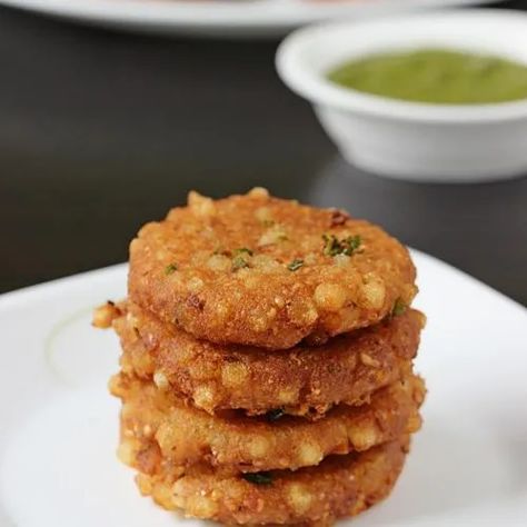 Indian Diwali Snack Recipes, Diwali Snacks Recipe Videos, Unique Diwali Recipes, Diwali Savoury Snacks Recipe, Quick Diwali Sweets, Diwali Special Recipes, South Indian Snacks, Diwali Recipes, Rice Snacks