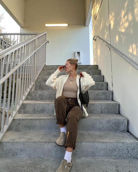 Clogs Office Outfit, Boston Clogs Outfit Women, Beige Clogs Outfits, Taupe Boston Birkenstock Outfit, Brown Boston Clogs Outfit, Mink Boston Birkenstock Outfit, Burken Stocks Clogs Outfit, 2023 Jewelry Trends Women, Mocha Boston Birkenstock Outfit