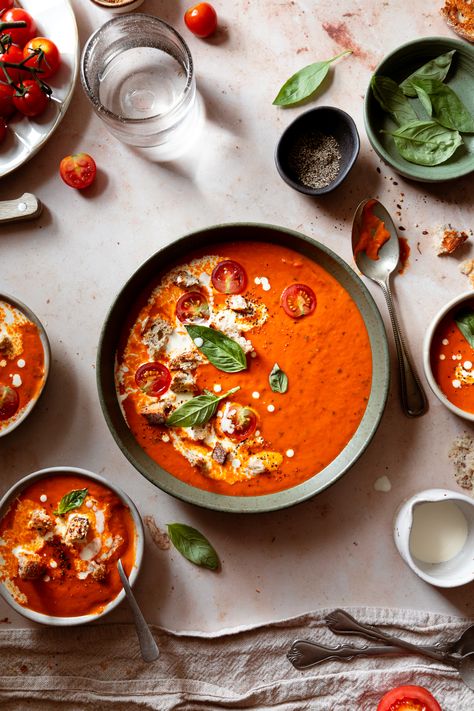 Tomatoes Photography Food Styling, Pumpkin Soup Photography Styling, Soup Food Photography Styling, Bistro Food Photography, Tomato Soup Photography, Food Styling Photography Inspiration, Winter Food Photography, Autumn Food Photography, Take Food Photos