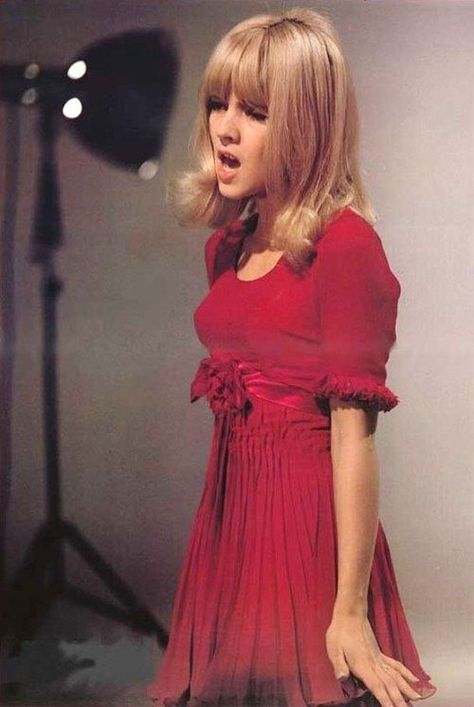 womenofthesixties:  Sylvie Vartan Style Année 60, Making Coffee, Sylvie Vartan, 60s And 70s Fashion, Sixties Fashion, French Girls, Drinking Coffee, 1960s Fashion, 60s Fashion