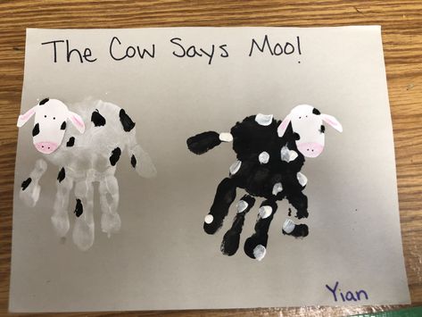 Upside down handprint cows Cow Handprint Art, Cow Handprint Craft, Farm Day Preschool, Cow Print Crafts, Sensory Infants, Cow Handprint, Farm Animal Art Projects, Farm Week, Cow Appreciation Day