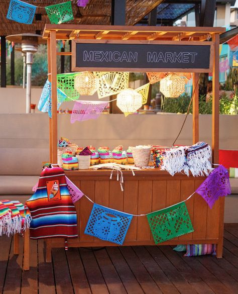 Transform your reception into a vibrant fiesta with a colorful Mexican market experience! Immerse your guests in the rich culture and lively ambiance of Mexico as they explore the stations filled with traditional crafts, vibrant textiles, and handcrafted treasures.💃🌮🎉 Planning & Design: Emily Clarke Events, @emilyclarkeevents Photo: Chard Photo, @chardphoto Venue: Zadun, @zadunreserve Mexican Decorations Party, Mexican Mercado, Mexico Market, Emily Clarke, Mexican Themed Party, Mexican Bakery, Mexican Market, Mexican Independence, Bakery Decor