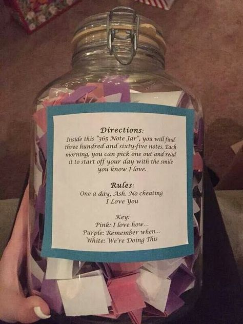 A beautiful idea of love notes in a love jar. 365 messages, perfect for a cute Valentine's Day present for my boyfriend <3: 365 Note Jar, 365 Jar, Bartender Gifts, Diy Gifts For Friends, Holiday Gift Sets, Boyfriend Birthday, Best Friend Birthday, Birthday Gifts For Boyfriend, Friend Birthday Gifts