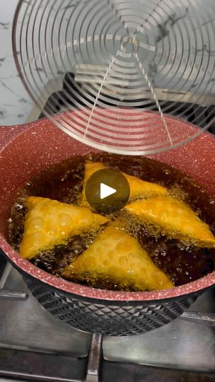 1.3M views · 24K reactions | Simple way of making Beef Samosas 🥰😋 | Kev Maina | Kev Maina · Original audio Samosa Chicken, African Cooking, Easy Eat, Foodie Friends, Samosa, Step By Step Guide, Delicious Recipes, Step Guide, Simple Way